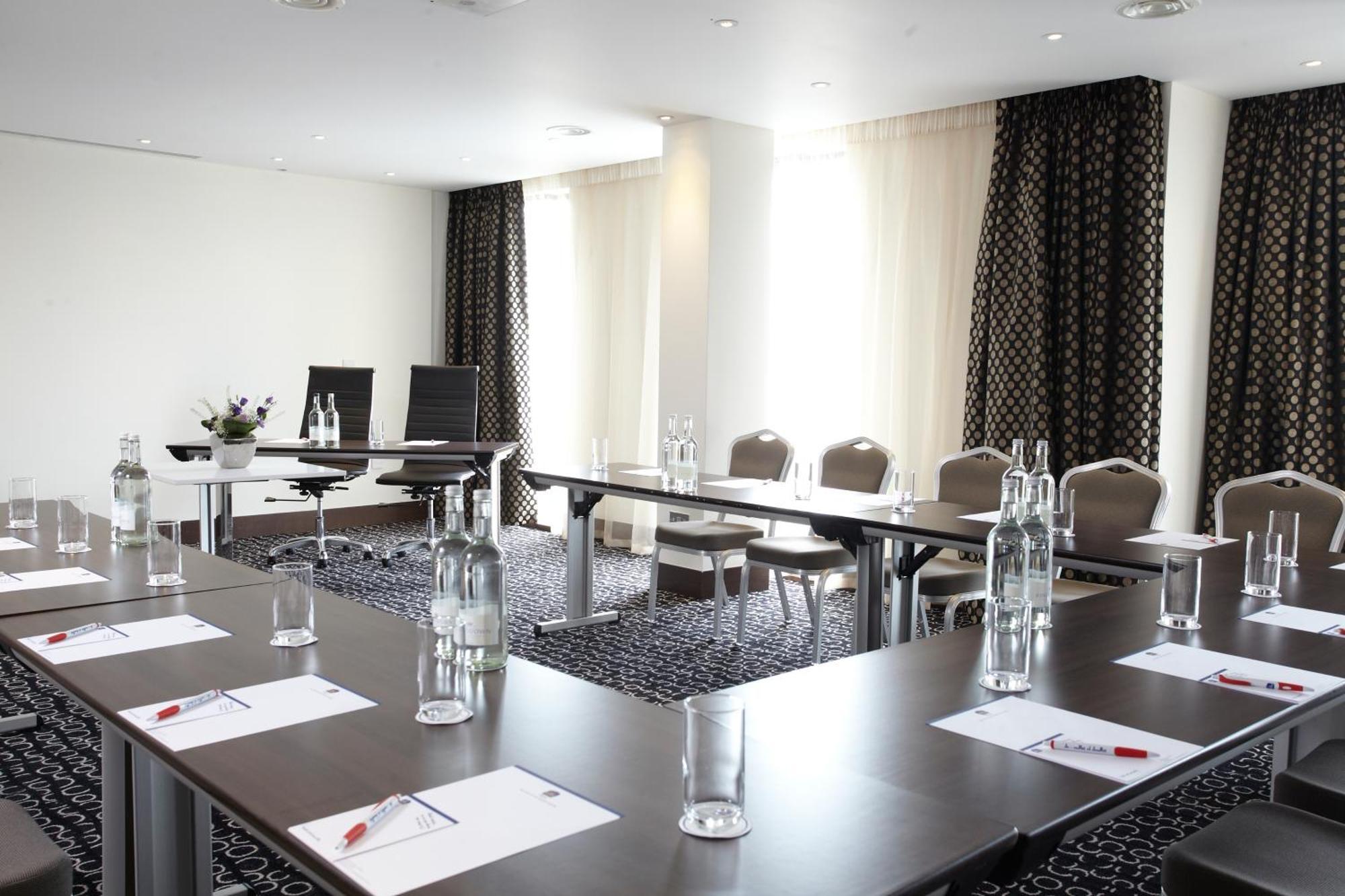 Park Grand Heathrow Hotel Hounslow Luaran gambar